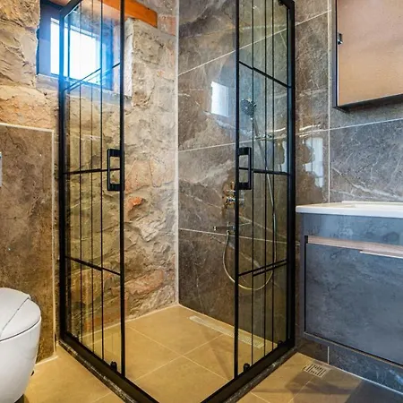 Villa Stone *