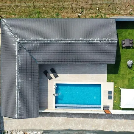 Villa Stone